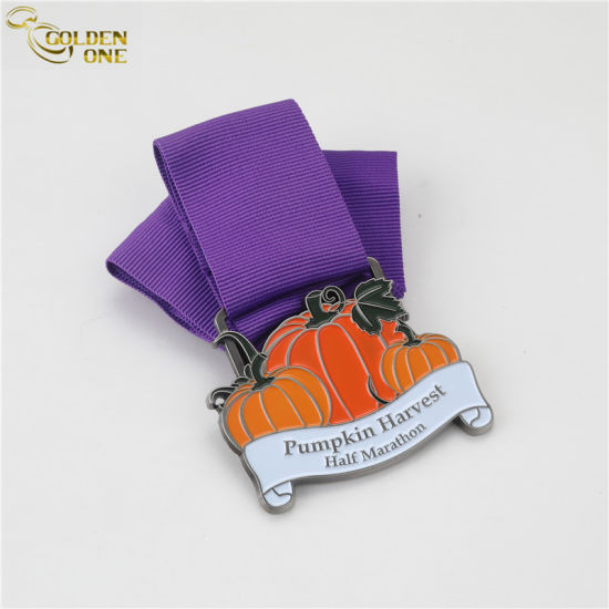 Medalla deportiva con purpurina personalizada con abrebotellas