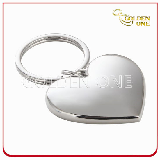 Llavero de metal en blanco de níquel brillante con forma de corazón promocional