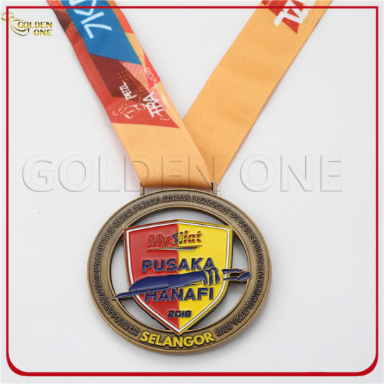 Medalla Jiu Jitsu de oro mate troquelada personalizada
